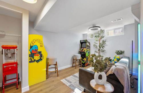 Relax & Play - 4BR Home with Game Room for Family & Outdoor Area - Foto 2