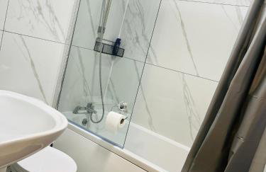 4bedroom Sleeps6 Business ContractorsDiscounts free WiFi - Photo 21