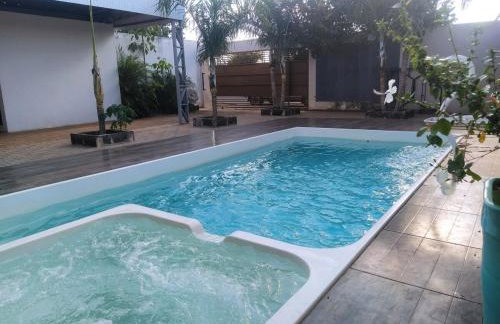 Estilo resort para confraternizar com hidro, piscina, garagem em casa tudo privativo, insira acima de 6 hóspedes para usar os 3 quartos - Photo 40