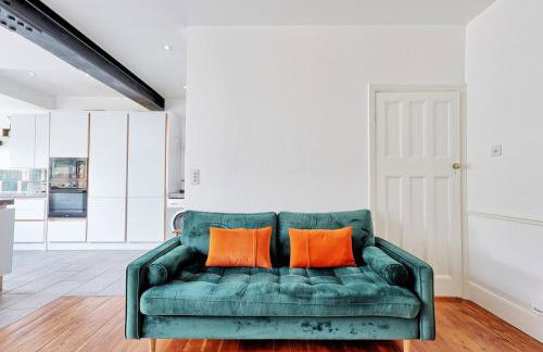 Beautiful 5 bed house, relaxing garden and driveway parking 10 min to the beach - Foto 46