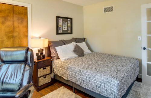 Overland Park Home with Fenced-In Yard and Gas Grill! - Foto 18