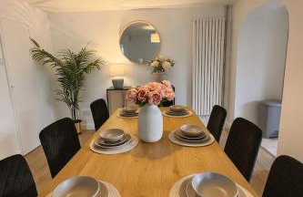 Kempston Home Sleeps 7-9 Long Stays Parking - Foto 13