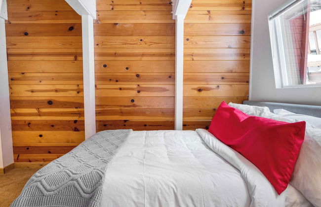 Chickaree & Chickadee Buyout by Avantstay 2 Sister Cabins - Photo 21