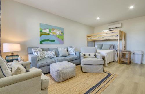 Deck with Water Views Quiet East Boothbay Retreat! - Foto 17