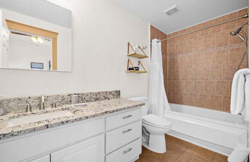 The Ray - 2nd Floor Historic Condo- Minutes Walk to Downtown - Foto 20