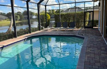 Spacious Naples Lakefront Pool Home Minutes from Downtown! - Foto 2