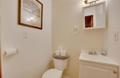 Cozy Houghton Lake Heights Cottage with Private Yard - Photo 18