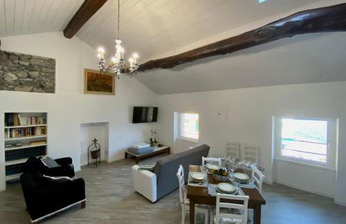 Casa Hygge - Lake Front - Photographer's Art Home - Photo 25