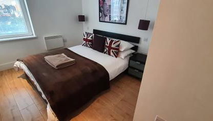Bright & spacious Double Bedroom with EnSuite and Concierge! Paid parking available - Foto 4
