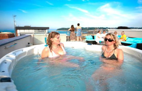 Seafarer's View - 6 bedroom townhouse in Cowes, parking & seaviews. - Photo 12