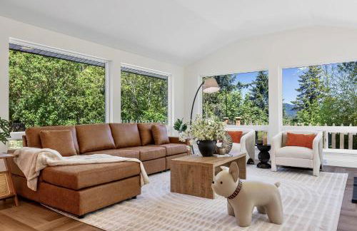 Modern Mountain View Getaway w Huge Outdoor Space - Foto 9