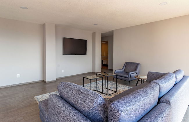 Penthouse Near Masaryk , Sleeps 16 , Pet Friendly - Foto 14