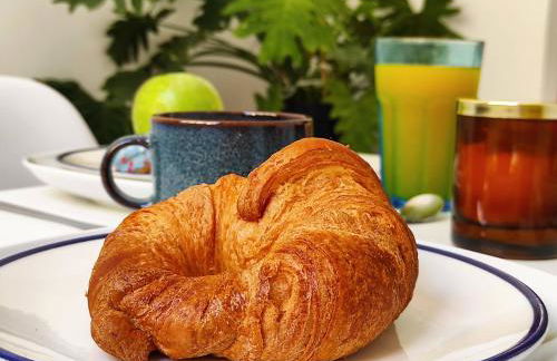 Manuela Nogales Apartments! - Photo 18