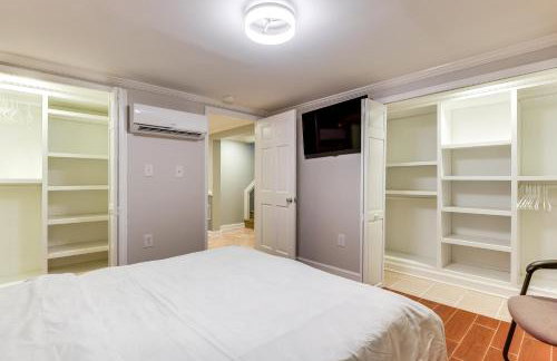 Spacious Home with Tranquil Patio about 29 Mi to DC! - Foto 32