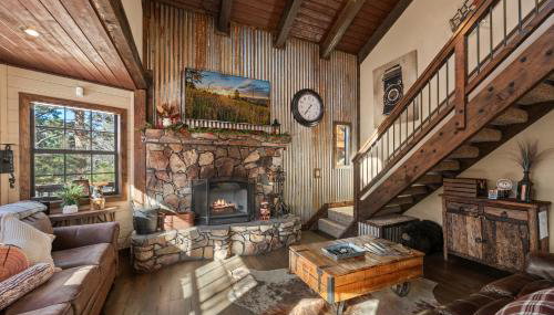 Black Bear Lodge at Moonridge - Close to Slopes, Modern, Hot Tub, Fireplace, Deck - Foto 2