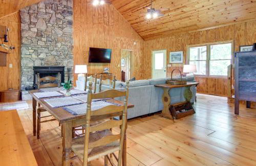 Relaxing Saluda Home Near Waterfall Trails! - Foto 6