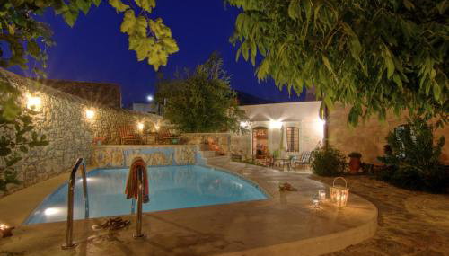 Eleni's Stately Home, picturesque location, By ThinkVilla - Foto 3, Garden