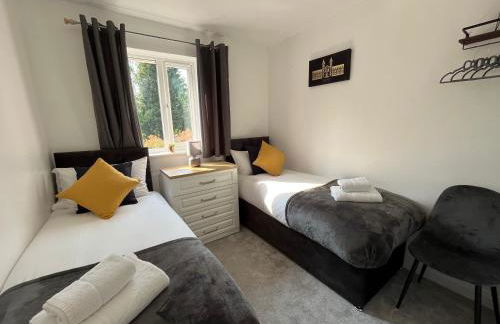 The Heathers - Spacious 3 Bed, Home from Home in Burton - Foto 3