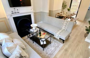 Carlton House - Photo 1