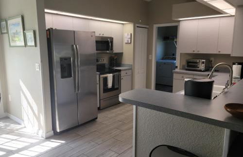 Stunning Sunsets- 3 bedroom 3 bath executive home - Foto 3