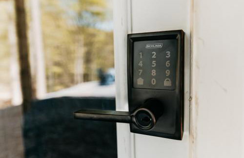 The Wilderness Cabin - Shenandoah Getaway - HotTub, Arcade, RiverAccess - Foto 17