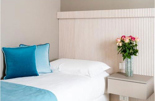 Tiffany Silver - Photo 51