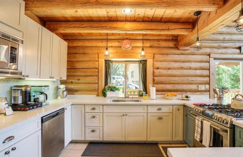 Walk to Pine Mountain Lake: Spacious Family Cabin - Photo 12