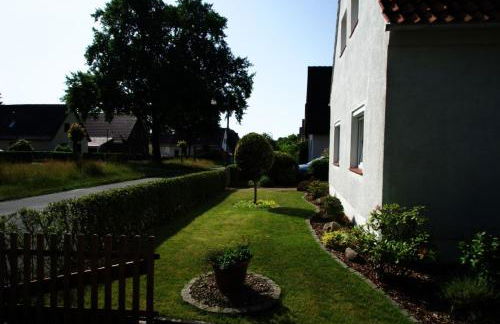 Gemütliches Haus - traumhafter großer Garten - Foto 14