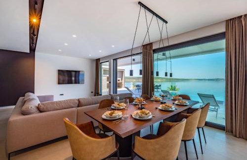 Luxury Villa Novita with Pool - Photo 10