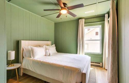 Walk to White Lake Family Home with Deck and BBQ - Foto 9