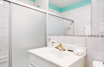 Elegant 4 Bedroom Home with Office and Parking. - Foto 38