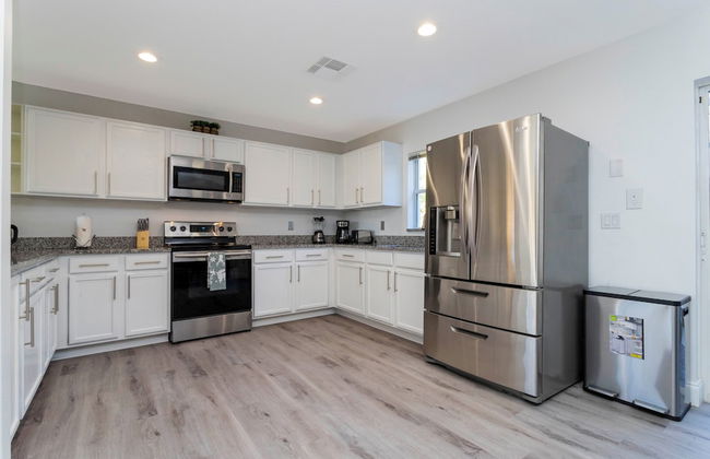 Beautiful 5Bd Single Family w Game Room 106 Lake Wilson Preserve - Foto 10