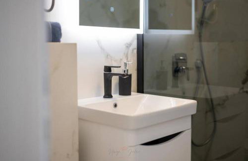 Strelitzia apartment Split with jacuzzi - Photo 24