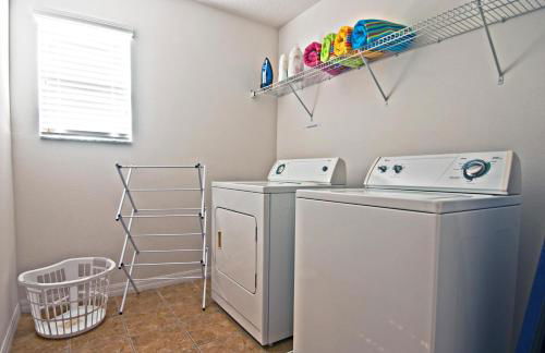 Ideal for Families - Arcade Gaming Room - South Facing Pool - Spa - Nr Disney - FREE Welcome Pack - Foto 64
