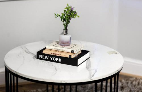 Bright & Comfortable 2-Bedroom Retreat - Foto 27