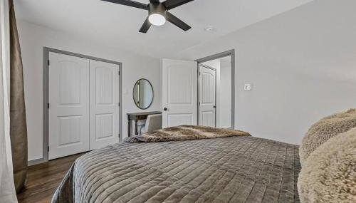 5th St Getaway w Sauna Hot tub Firepit & Game Room - Foto 4