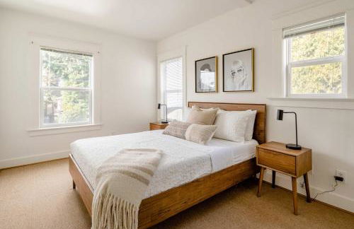 Hipster Vibe Apartment - Food Carts & Live Music - Photo 2