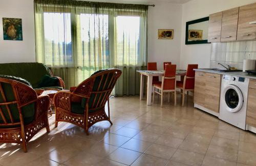 Charming Countryside Apartments - Photo 16