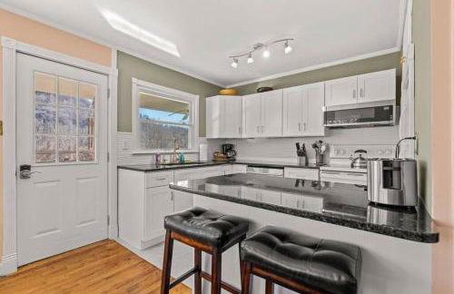 Serenity Views Retreat - Close to City and Parkway! - Foto 5