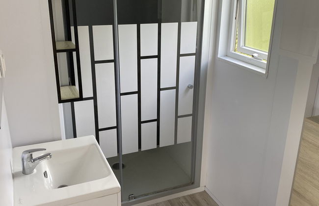 Modern 6-person Chalet in the Frisian Countryside, 3 Bedrooms and Wifi - Foto 18