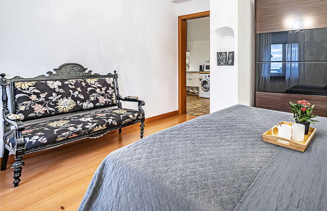 WINWINSTAY Residence in Heart of Old Town - Photo 5