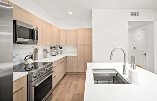 Gated Resort, 2 Homes, 9BR Ensuites, Slps27, Pool - Photo 23