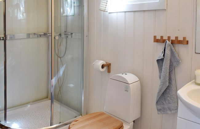 8 Person Holiday Home in Gressvik - Foto 9