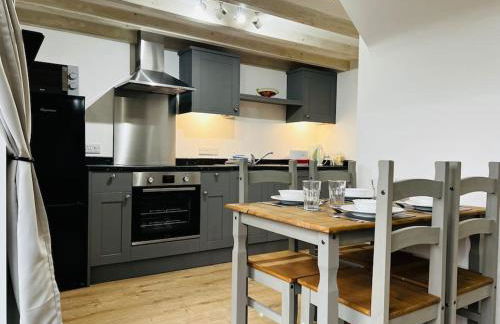 Stable Cottage with pre booked use of Indoor Swimming Pool - Photo 1