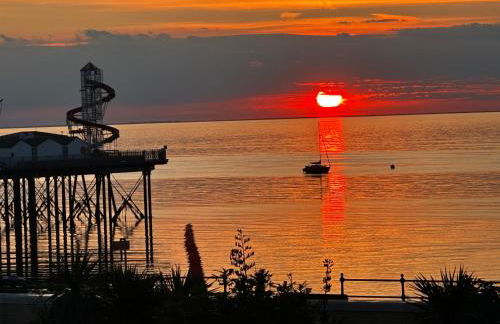 Bay escape beach apartment steps from the sea - Foto 40