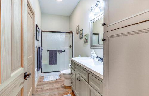 Clark Riverfront Retreat with Fire Pit and Views! - Foto 11