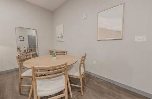 Elegant 2 Bedroom Prime Location - Foto 10