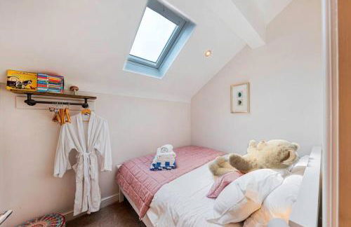 Fairvale House - Photo 29