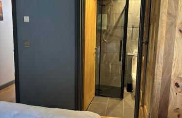 Luxurious, Unique & Elegant Cottage with Hot Tub - Foto 33