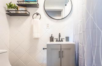 Cozy Studio w/gated parking - Photo 10